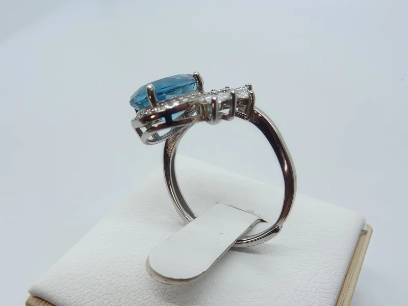 DSC08185_change Blauer Topas Damenring verstellbarer Silberring mit Glanz