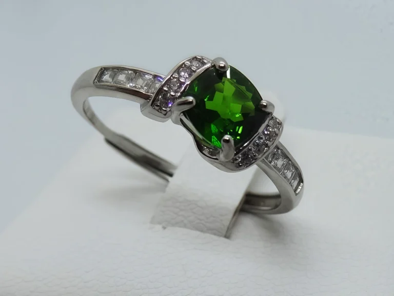 Damenring 925er Silber, Diposid Edelstein in grün- Statement Ring Damenring mit grünem Diopsid