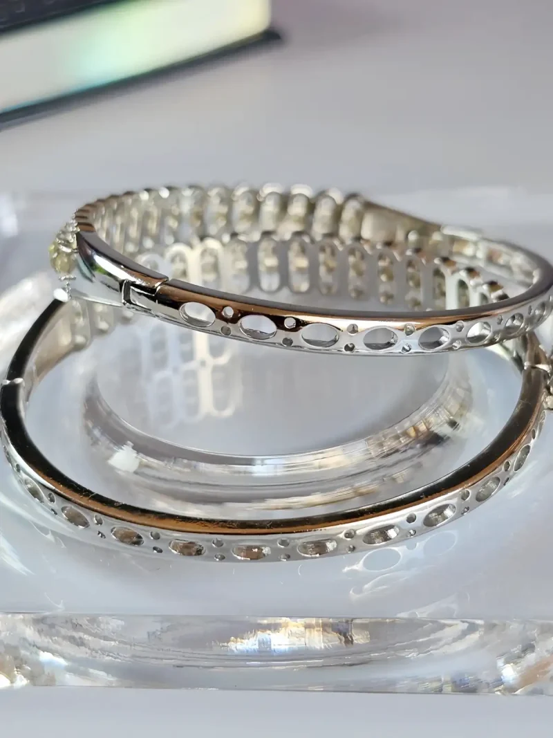 Gold Rutil Quarz Armband Naturstein Armband für Geld, Erfolg Ein Paar elegante Armbänder aus Weißkupfer, besetzt mit funkelnden goldfarbenen Rutilquarzen (Goldhaarstein) bei Rückseite