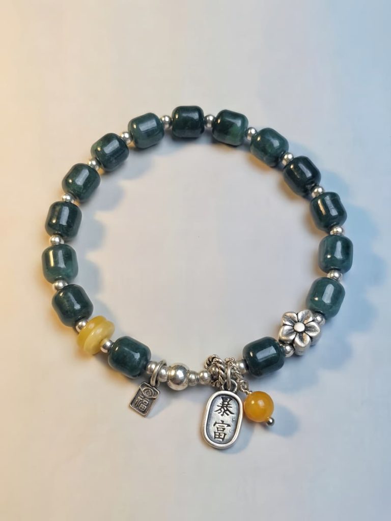 Damen Armband aus blauem Jadeit mit Bernstein und Silber-Elementen