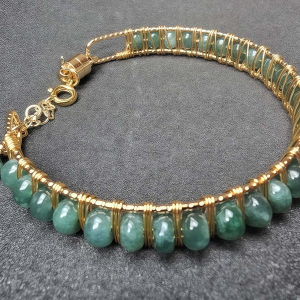 Jade Naturstein Damenarmreif türkisgrün vergoldeter Draht
