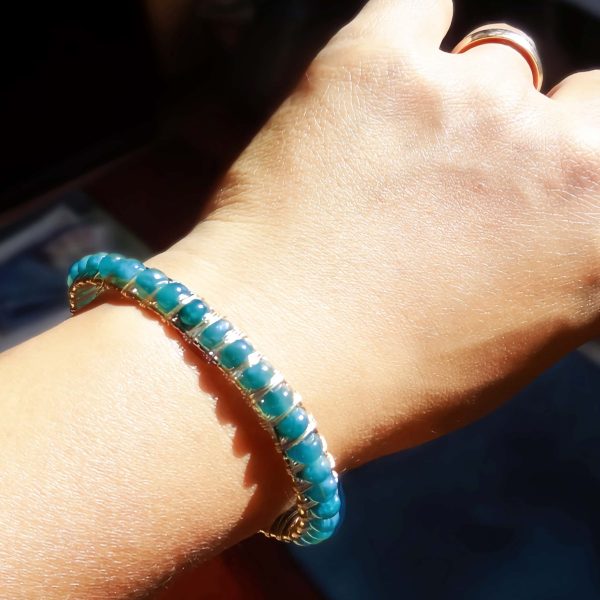 Armreif Jade Blau Abakusperlen Drahtarmband handgefertigt