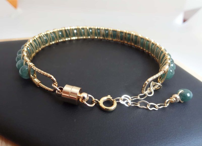 Armband-Blauwasser-Jade-07 Armreif Jade Blau Abakusperlen Drahtarmband handgefertigt