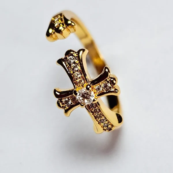 Moderner offener Damenring mit Kreuz-Design Goldfarbener offener Kreuz Ring mit funkelnden Zirkonia-Steinen für Damen im minimalistischen Stil