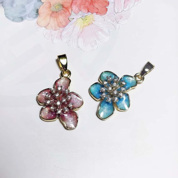 Emaille-HA001-01 Halsanhänger Damen aus Emaille mit Blumenmotiv und Goldoptik