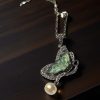 Halskette-Schmetterling-Jade-05 Halskette 925er Sterlingsilber mit eingefasstem Jade Anhänger und Perle