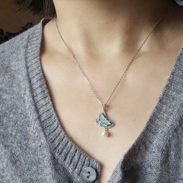 Grüner Jade Anhänger an 925 Sterlingsilber Halskette