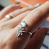 Ring-Mondstein-01 Damenringe Mondstein Madagascar Schmetterling 925 Sterling Silber