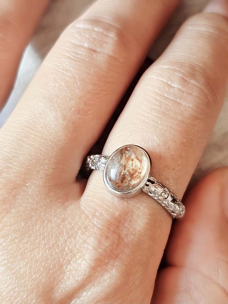 Damenring mit Schwarzgoldene Super Seven Edelstein