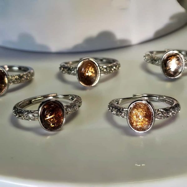 Damenring mit Schwarzgoldene Super Seven Edelstein