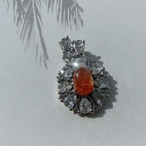 Anhänger mit Sonnenstein und Zirkonia