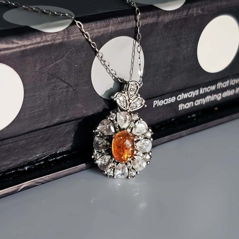 Anhanger-Stahl-Princess-Sonnenstein-03 Anhänger aus Legierung mit Sonnenstein und Zirkonia – Eleganz und Glanz in Perfektion