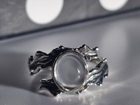 Vintage Ring mit Bergkristall und Antik-Metallfassung - Boho Statement Schmuck