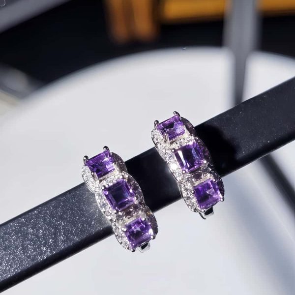 Silber Amethyst Ohrringe – drei violette Steine mit Zirkonia-Rahmung
