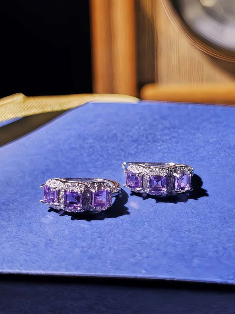 Silber Amethyst Ohrringe – drei violette Steine mit Zirkonia-Rahmung