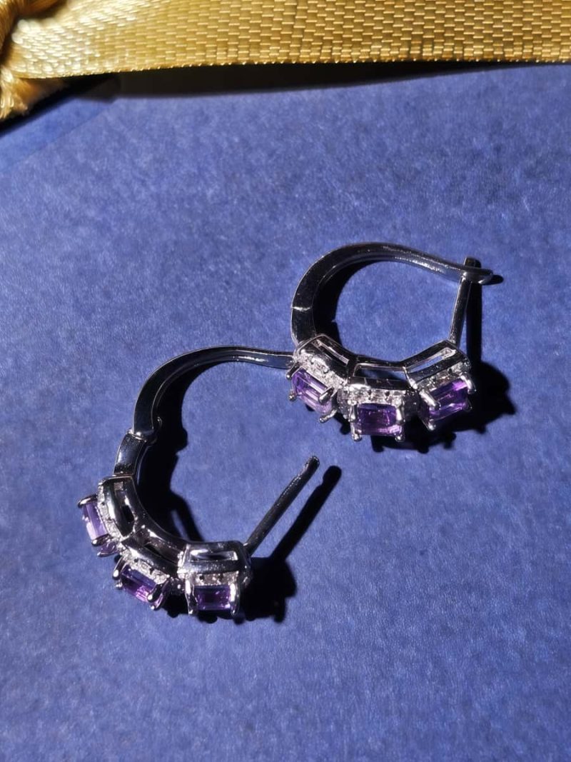 Silber Amethyst Ohrringe – drei violette Steine mit Zirkonia-Rahmung