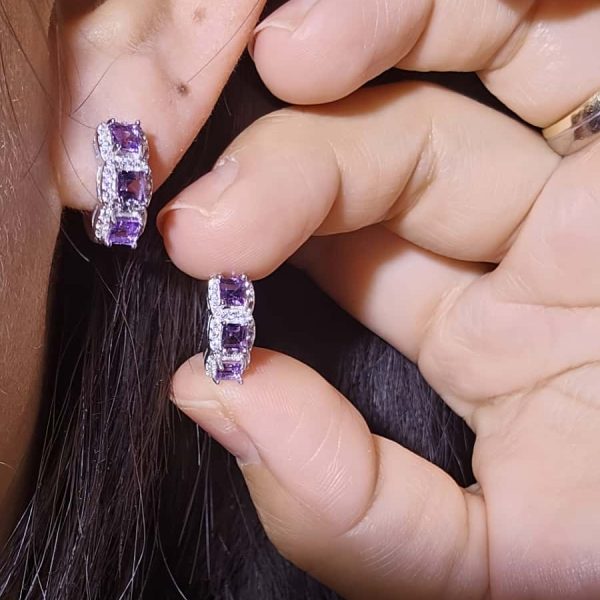 Silber Amethyst Ohrringe – drei violette Steine mit Zirkonia-Rahmung