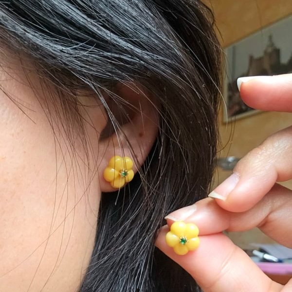 925er Silber Blüten-Ohrringe aus Bernsteinwachs mit Diopsid – Gelbe Blumen Ohrstecker