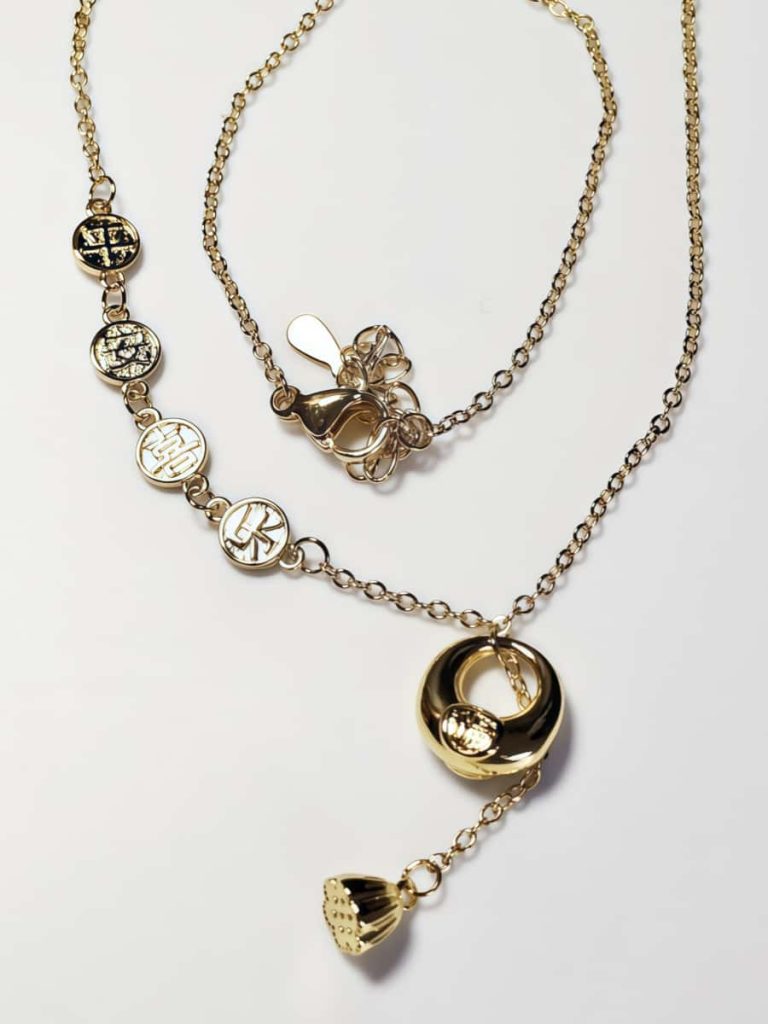 Vergoldete Halskette mit Glücksbeutel-Anhänger
