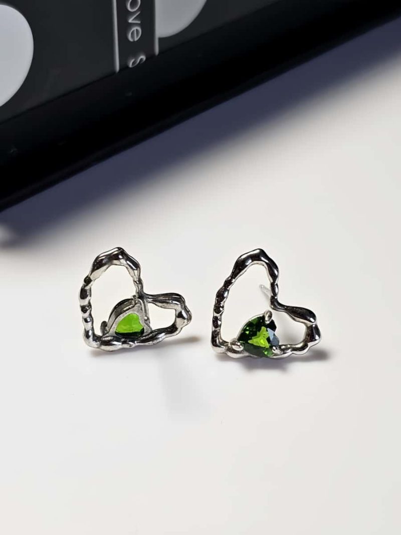 Herz-Ohrringe aus 925 Silber mit grünem Diopsid