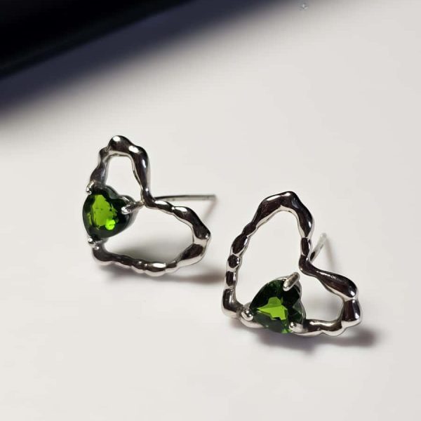 Herz-Ohrringe aus 925 Silber mit grünem Diopsid