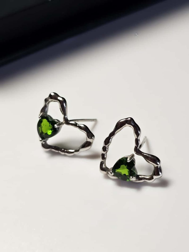 Herz-Ohrringe aus 925 Silber mit grünem Diopsid