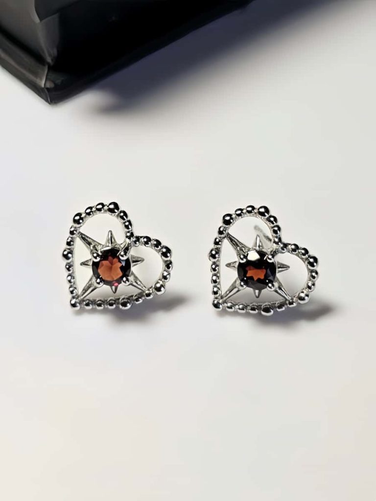 Herz-Stern-Ohrringe mit Granat