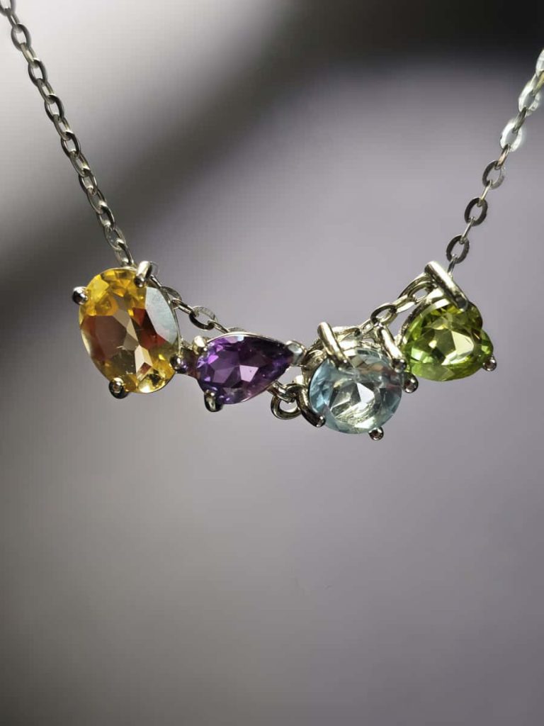 Anhänger aus 925 Silber mit Citrin, Amethyst, Topas und Peridot – vielseitig tragbar durch Universalverschluss