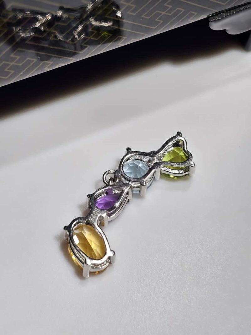 Silberkette mit vier Edelsteinen – Citrin, Amethyst, Topas und Peridot im minimalistischen Design