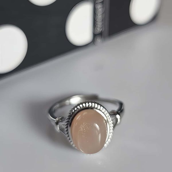 versilberter Ring mit orangefarbenem Mondstein Retro