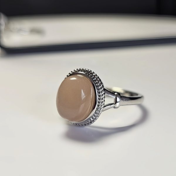versilberter Ring mit orangefarbenem Mondstein Retro
