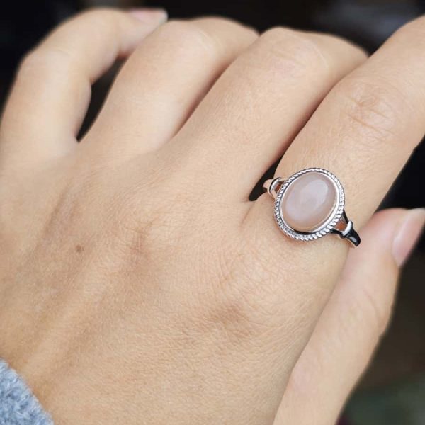 versilberter Ring mit orangefarbenem Mondstein Retro