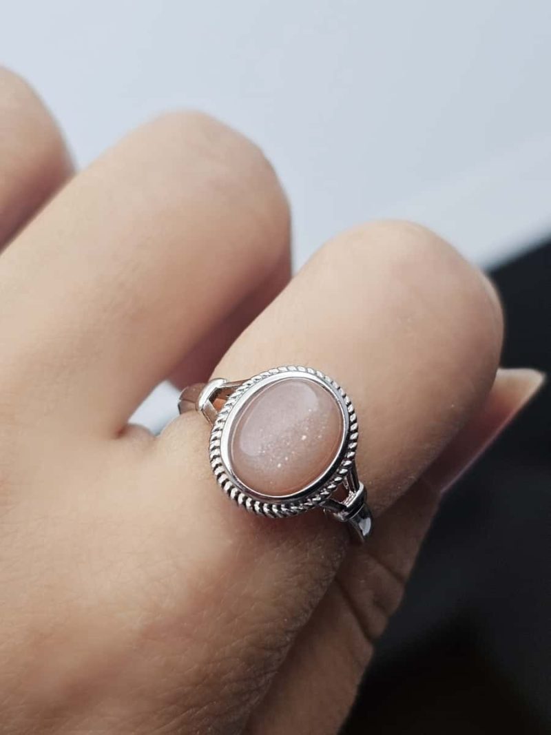 versilberter Ring mit orangefarbenem Mondstein Retro