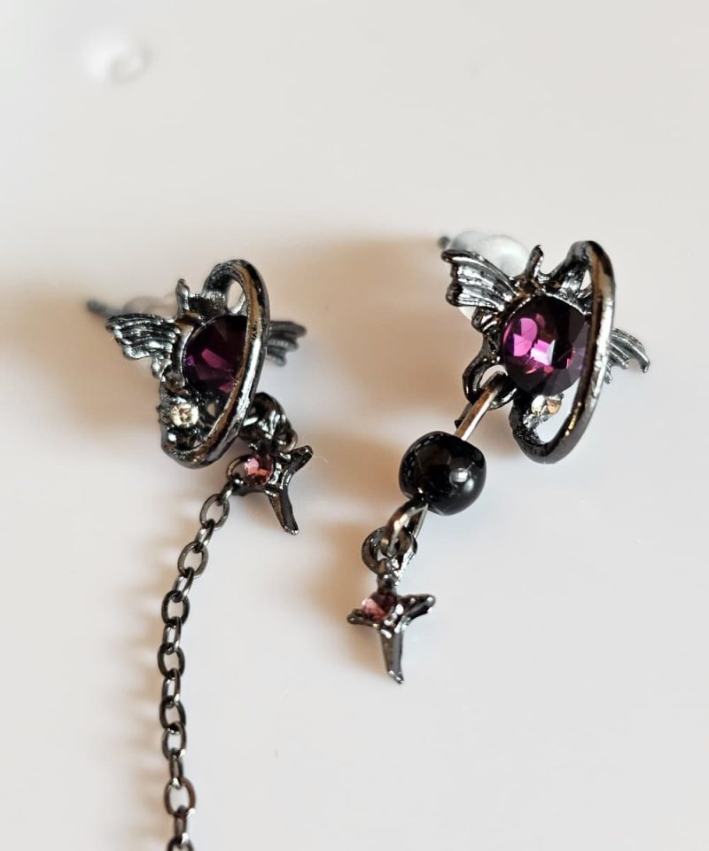 asymmetrische Fledermaus-Ohrringe im Gothic-Stil