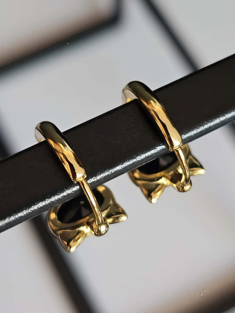 Vergoldete Katzenohrringe mit Schwarzem Spinell – 925er Silber, Eleganter Ohrschmuck