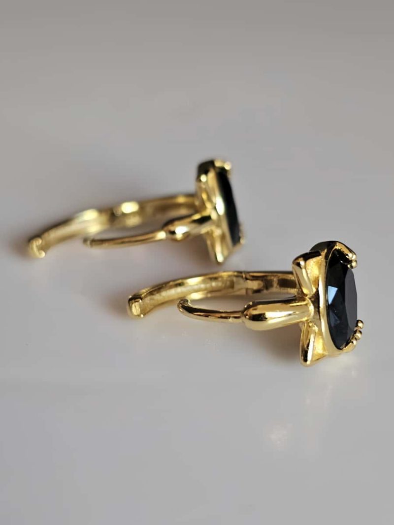 Vergoldete Katzenohrringe mit Schwarzem Spinell – 925er Silber, Eleganter Ohrschmuck