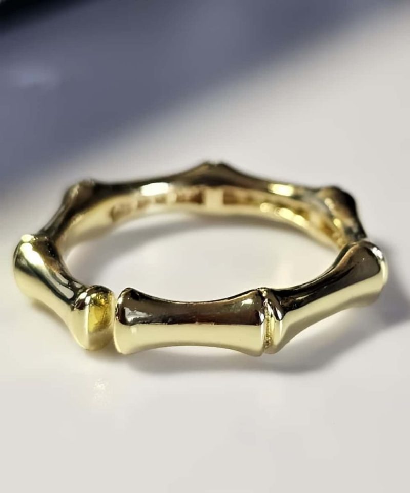 Vergoldeter Bambus-Ring mit funkelnden Zirkonia-Steinen