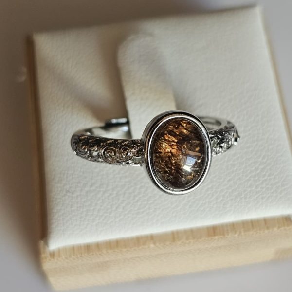 Damenring mit Schwarzgoldene Super Seven Edelstein