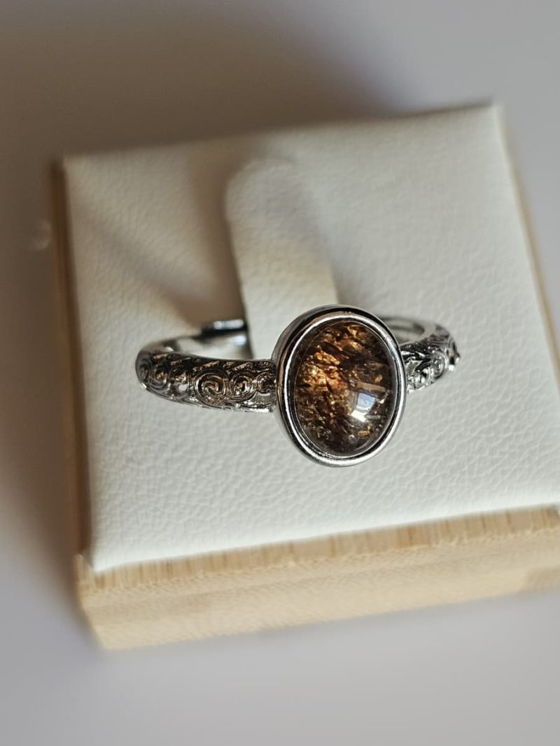 Damenring mit Schwarzgoldene Super Seven Edelstein