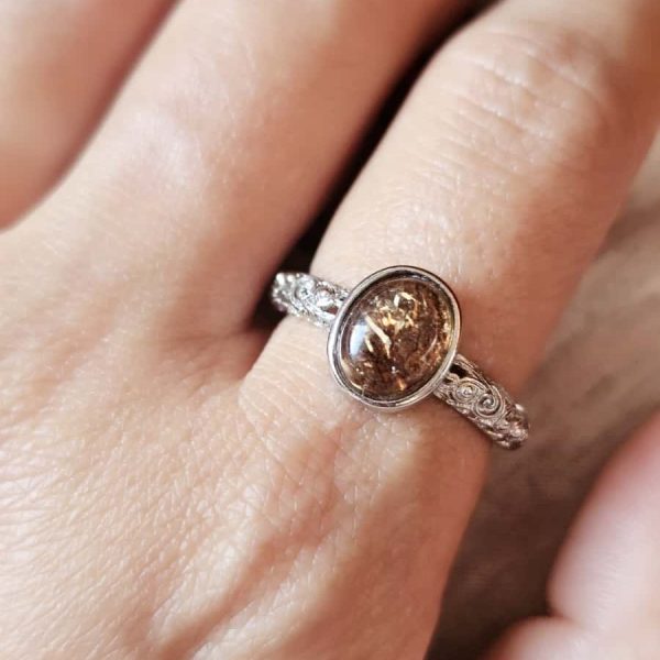 Damenring mit Schwarzgoldene Super Seven Edelstein