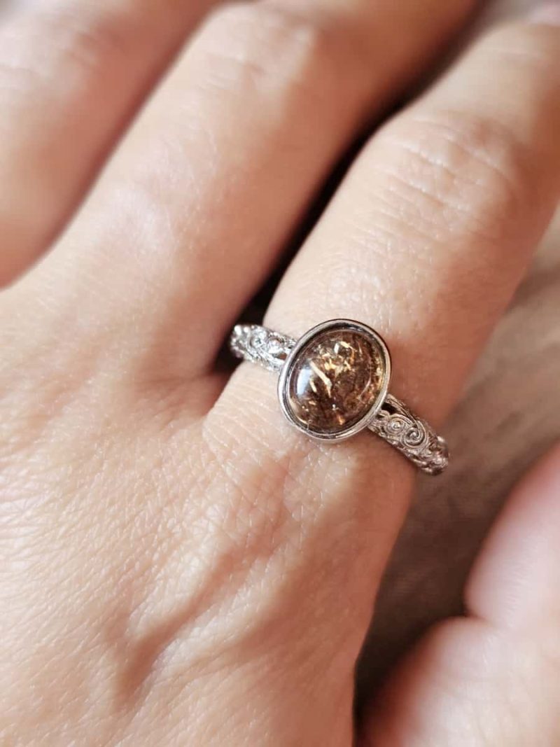 Damenring mit Schwarzgoldene Super Seven Edelstein