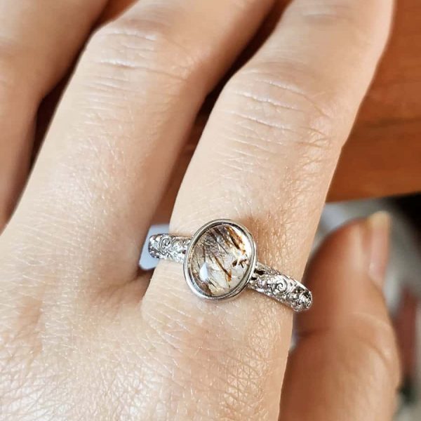 Damenring mit Schwarzgoldene Super Seven Edelstein