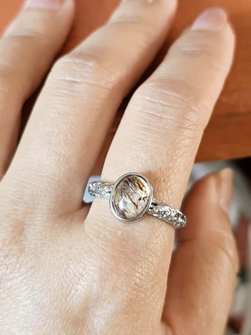 Damenring mit Schwarzgoldene Super Seven Edelstein