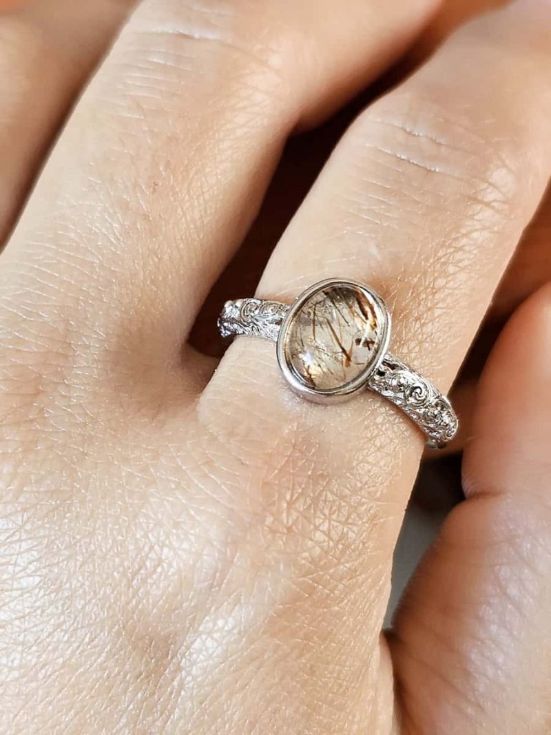 Damenring mit Schwarzgoldene Super Seven Edelstein