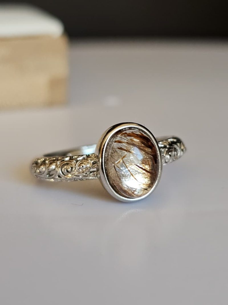 Damenring mit Schwarzgoldene Super Seven Edelstein