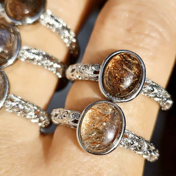 Damenring mit Schwarzgoldene Super Seven Edelstein