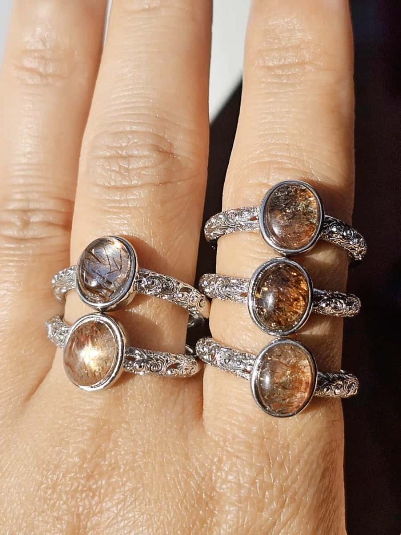 Damenring mit Schwarzgoldene Super Seven Edelstein