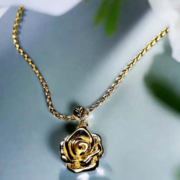 Rosen-DR0006-02 vergoldete Halskette mit Rosen-Anhänger