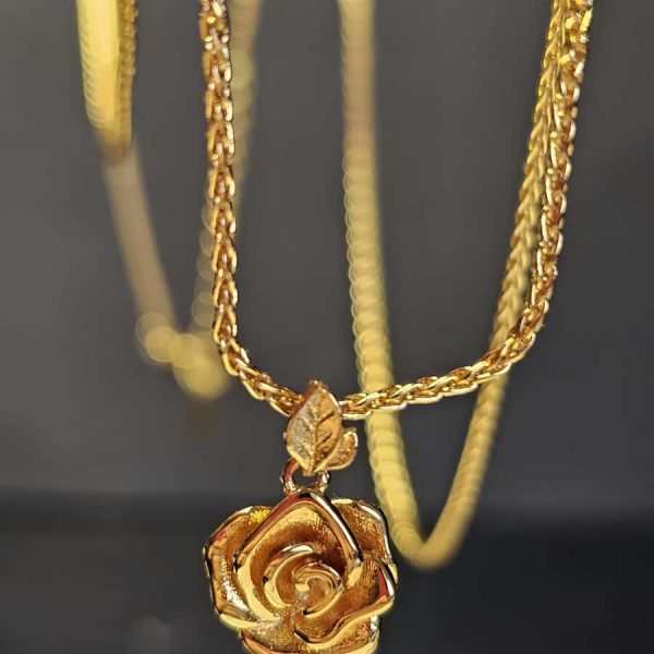 Rosen-DR0006-04 vergoldete Halskette mit Rosen-Anhänger