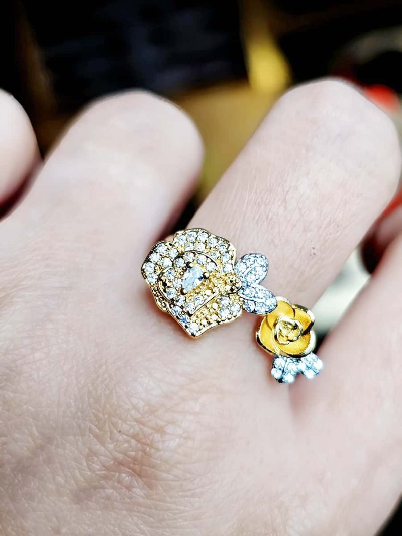 Vergoldeter Rosen-Open-Ring mit Zirkonia